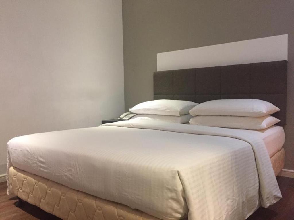 The Ardens Hotel - Austin Johor Bahru Buitenkant foto